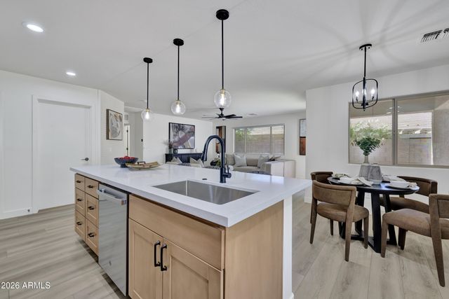 242 N 102ND Place, Mesa, AZ 85207