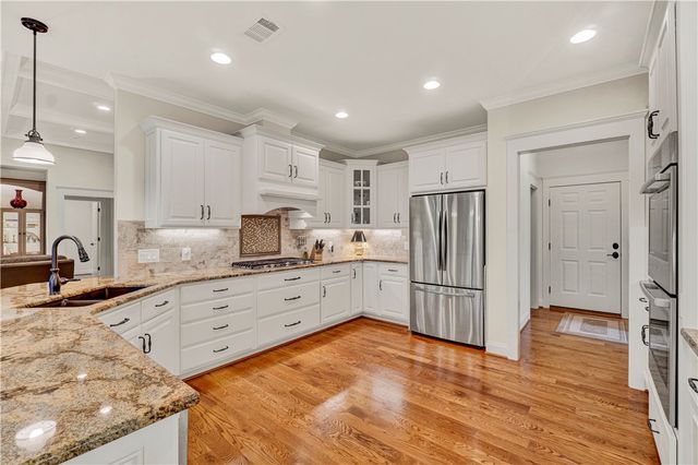 760 Woods Edge Drive, Seneca, SC 29672