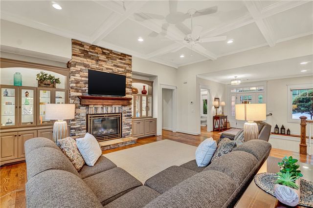 760 Woods Edge Drive, Seneca, SC 29672