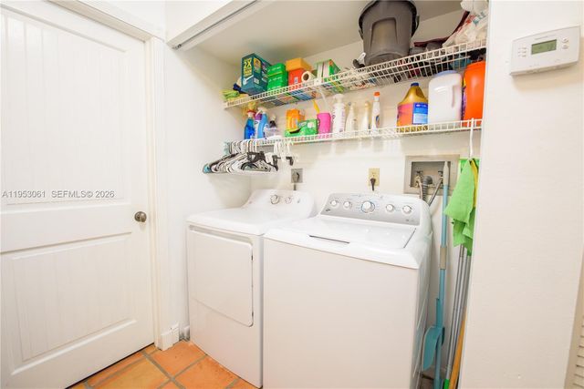 7890 SW 86th St 10, Miami, FL 33143