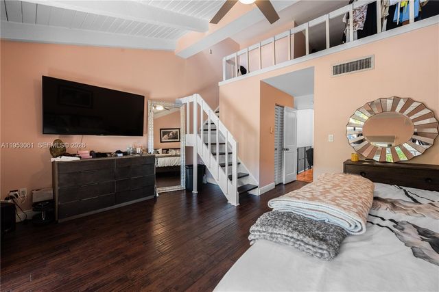 7890 SW 86th St 10, Miami, FL 33143