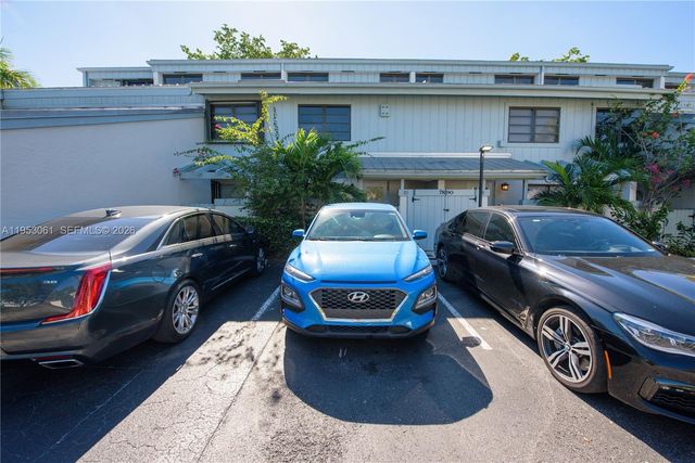 7890 SW 86th St 10, Miami, FL 33143