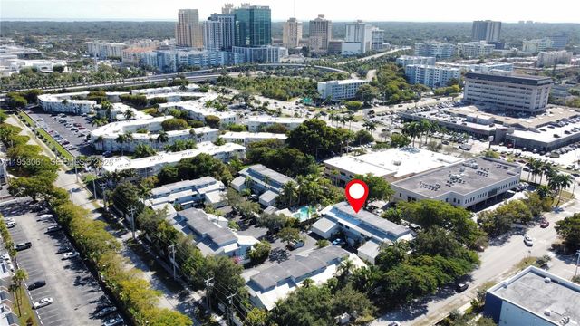 7890 SW 86th St 10, Miami, FL 33143