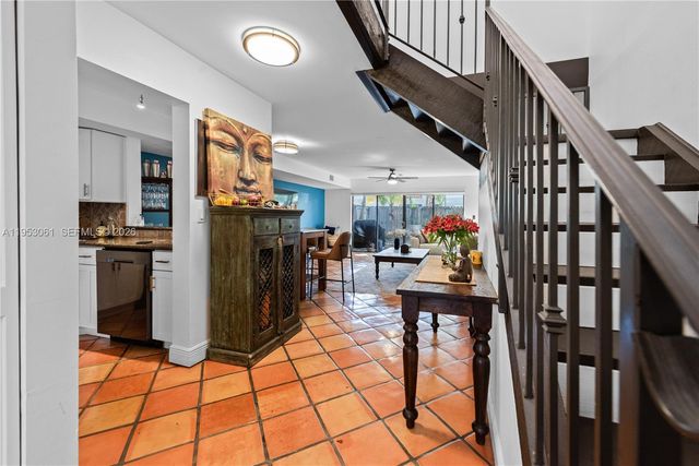 7890 SW 86th St 10, Miami, FL 33143