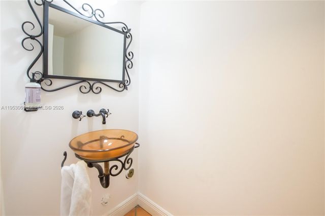 7890 SW 86th St 10, Miami, FL 33143