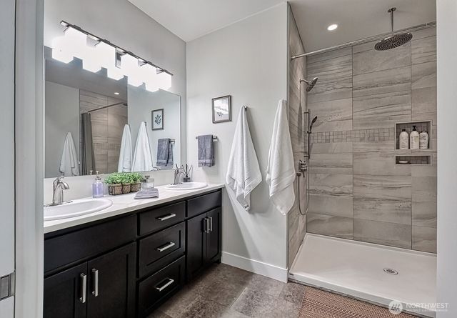 19443 Oakleaf Lane, Sedro Woolley, WA 98284