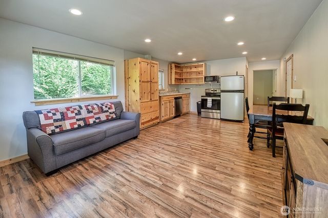 19443 Oakleaf Lane, Sedro Woolley, WA 98284
