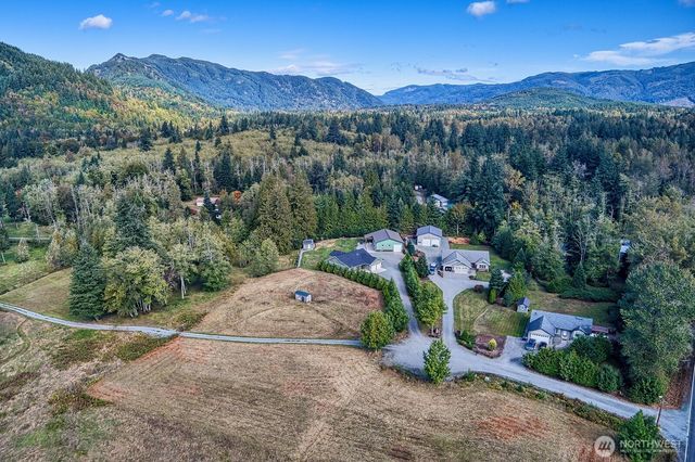 19443 Oakleaf Lane, Sedro Woolley, WA 98284