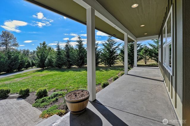 19443 Oakleaf Lane, Sedro Woolley, WA 98284