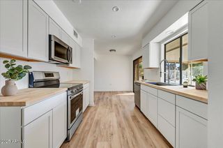 9711 W INDIAN HILLS Drive, Sun City, AZ 85351