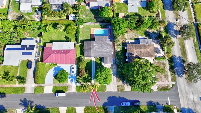 640 W ILEX Drive, Lake Park, FL 33403