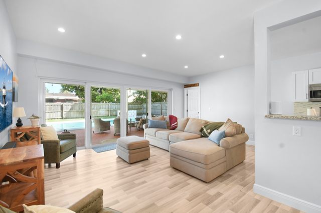 640 W ILEX Drive, Lake Park, FL 33403