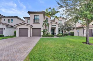 5742 E Brookfield Circle E, Hollywood, FL 33312