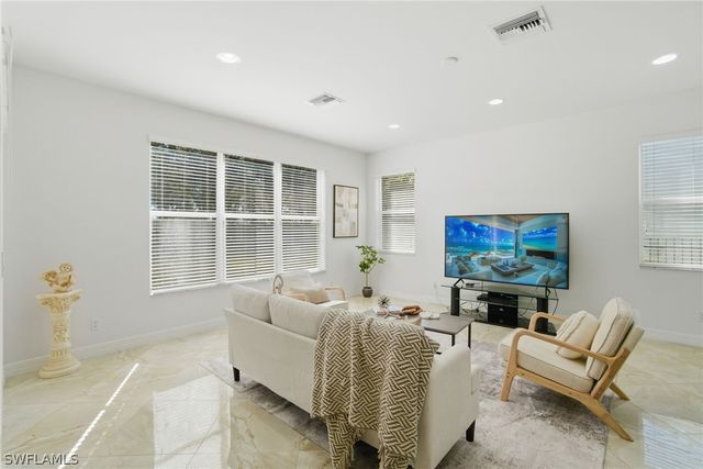 1945 Isla De Palma CIR, Naples, FL 34119