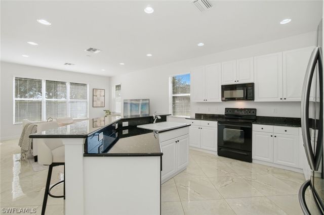 1945 Isla De Palma CIR, Naples, FL 34119