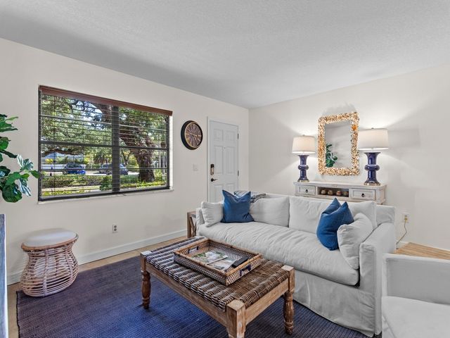 831 Camelia Lane 4, Vero Beach, FL 32963