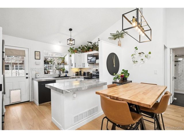 9659 W Chatfield Ave A, Littleton, CO 80128