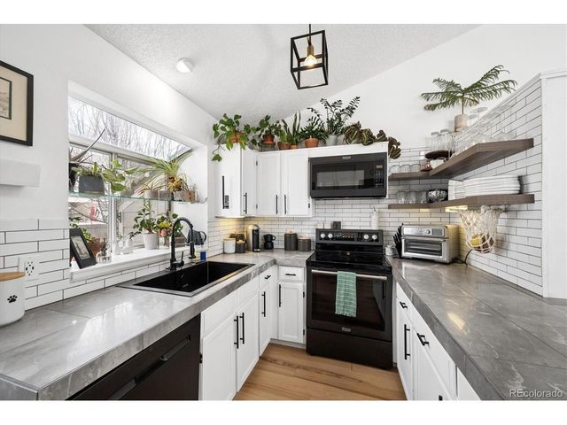 9659 W Chatfield Ave A, Littleton, CO 80128