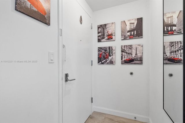 45 SW 9th St 1908, Miami, FL 33130