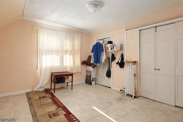 478 Walnut St, Elizabeth City, NJ 07201