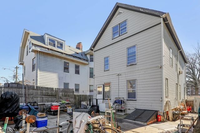 478 Walnut St, Elizabeth City, NJ 07201