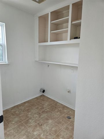 13400 Coomes DR, Del Valle, TX 78617