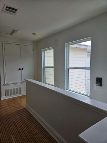 13400 Coomes DR, Del Valle, TX 78617