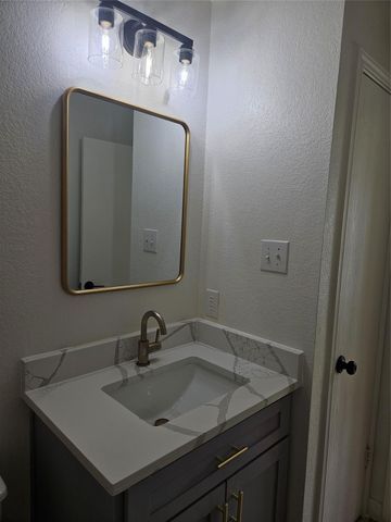 13400 Coomes DR, Del Valle, TX 78617