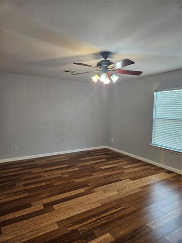 13400 Coomes DR, Del Valle, TX 78617