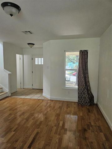 13400 Coomes DR, Del Valle, TX 78617