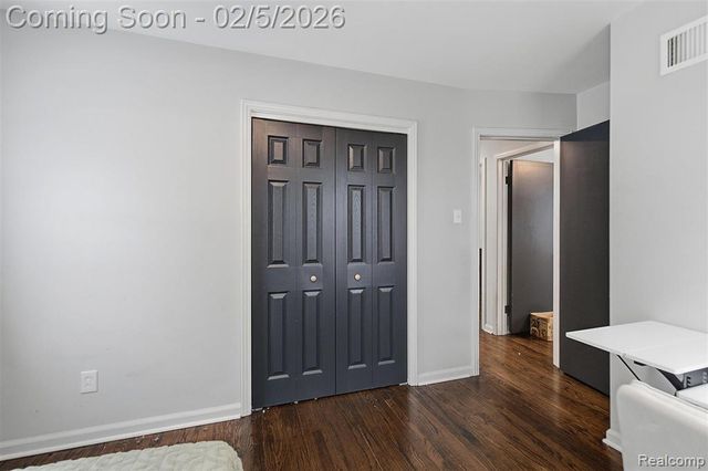 25569 W Chicago, Redford, MI 48239