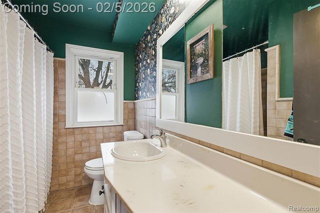 25569 W Chicago, Redford, MI 48239