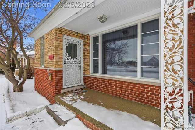 25569 W Chicago, Redford, MI 48239