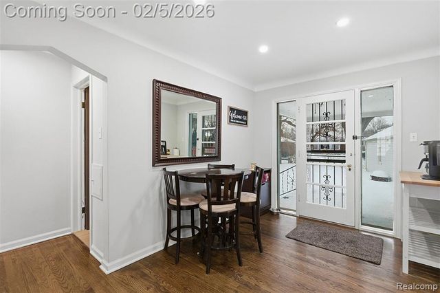 25569 W Chicago, Redford, MI 48239