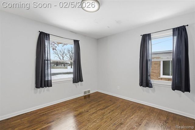 25569 W Chicago, Redford, MI 48239