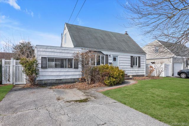 120 W 19th Street, Deer Park, NY 11729