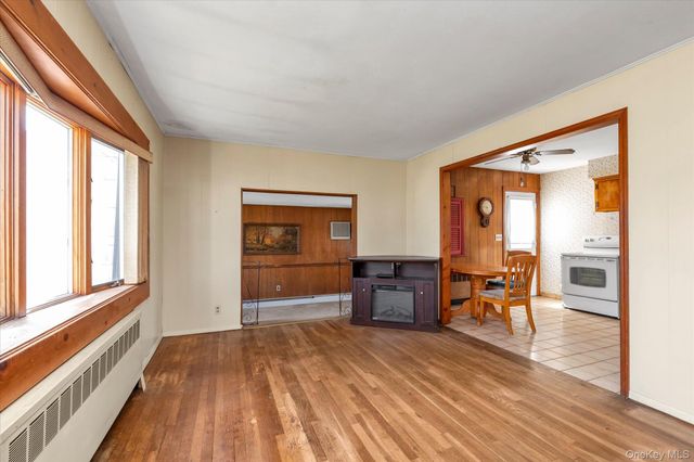 120 W 19th Street, Deer Park, NY 11729