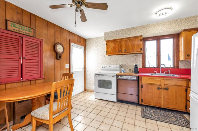 120 W 19th Street, Deer Park, NY 11729