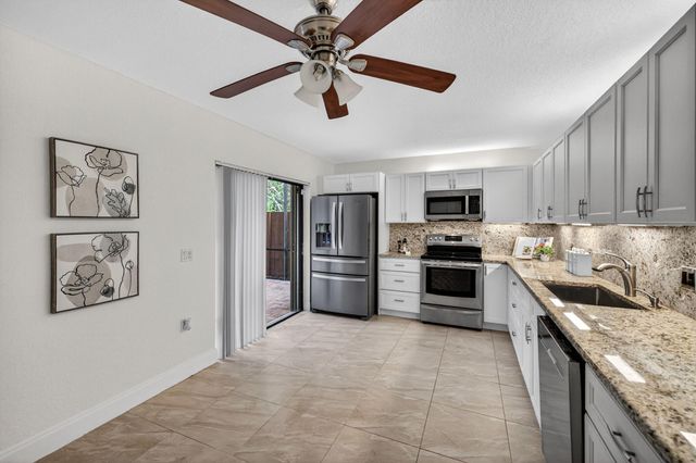 9101 SW 19th Place A, Davie, FL 33324