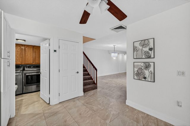 9101 SW 19th Place A, Davie, FL 33324