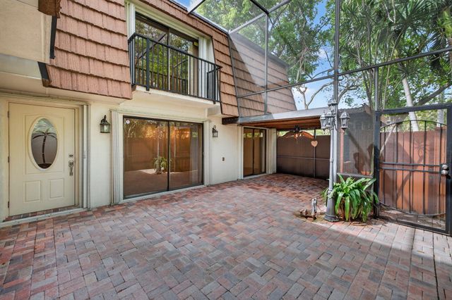 9101 SW 19th Place A, Davie, FL 33324