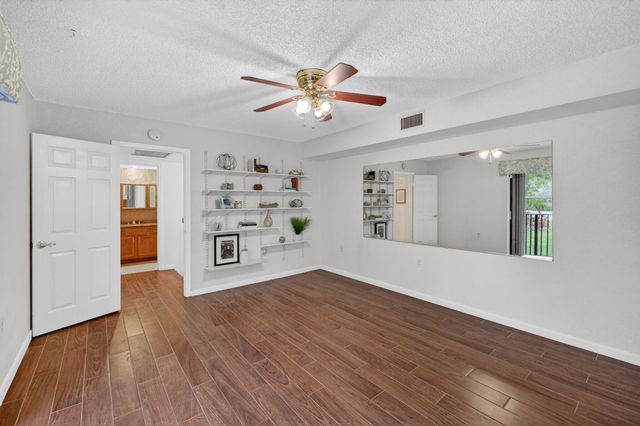 9101 SW 19th Place A, Davie, FL 33324