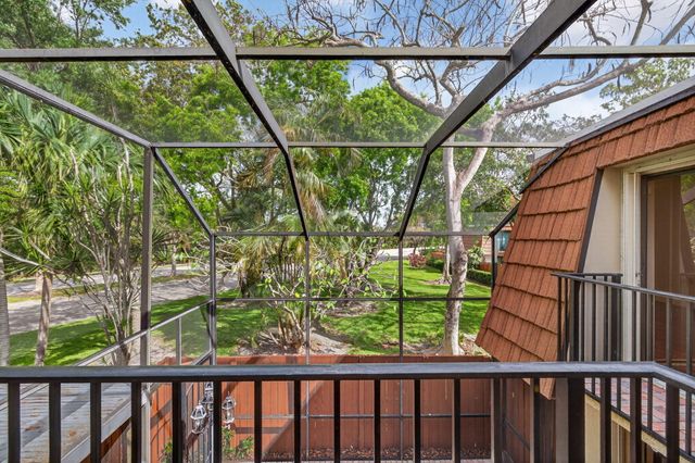 9101 SW 19th Place A, Davie, FL 33324