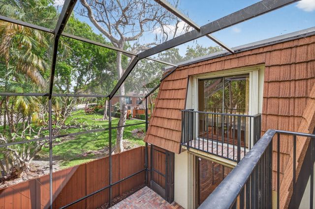 9101 SW 19th Place A, Davie, FL 33324