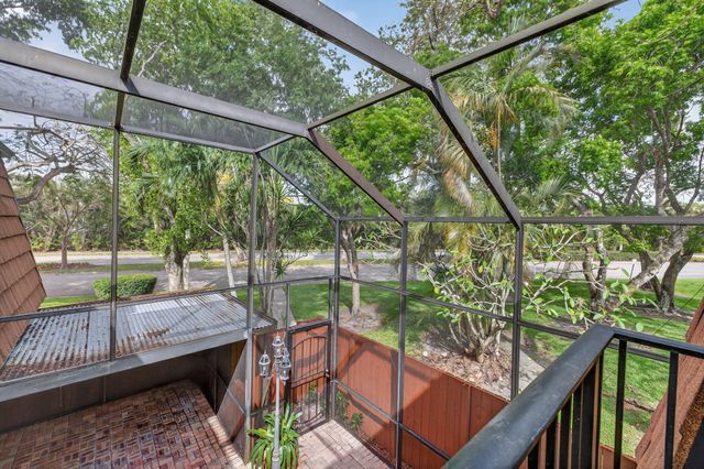 9101 SW 19th Place A, Davie, FL 33324