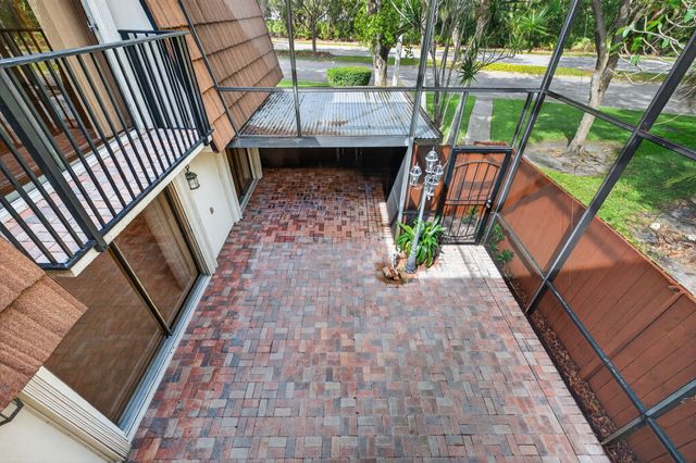 9101 SW 19th Place A, Davie, FL 33324