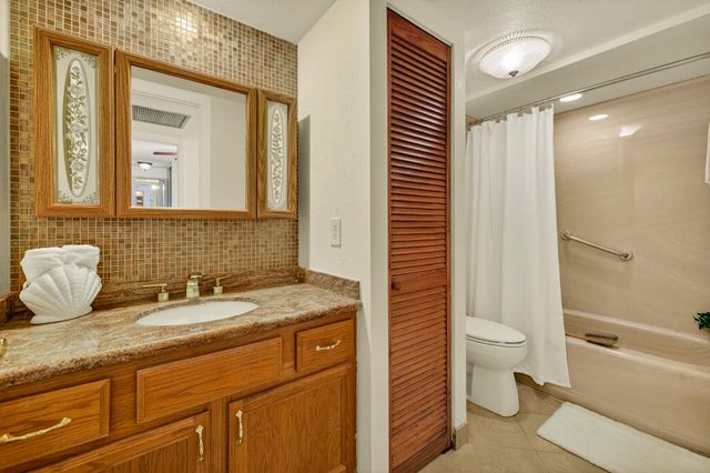 9101 SW 19th Place A, Davie, FL 33324