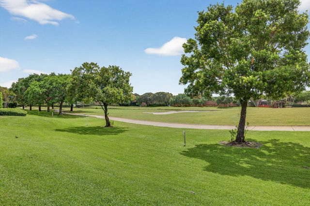 9101 SW 19th Place A, Davie, FL 33324