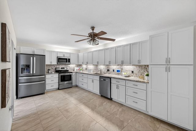 9101 SW 19th Place A, Davie, FL 33324