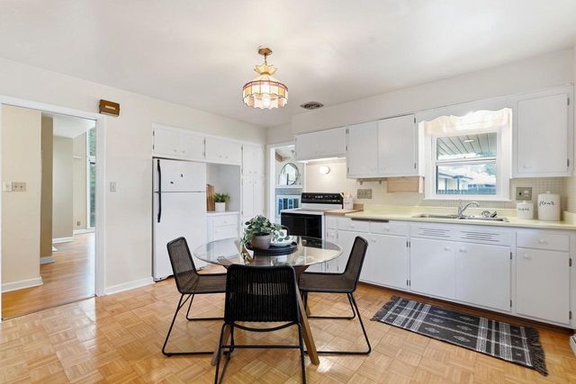 9015 N Iroquois ROAD, Bayside, WI 53217
